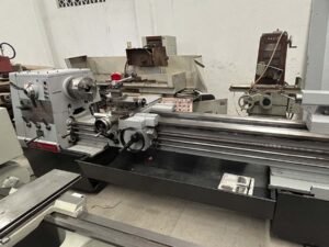 torno marca Colchester dimensiones de 18_ x 1.5 metros