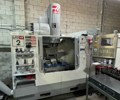 05 Centro de maquinado HAAS Super VF2 2006