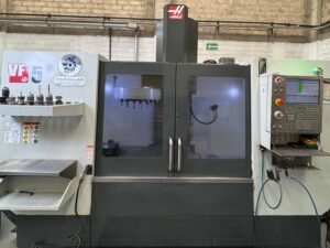 11 Centro de maquinado HAAS VF5 2018