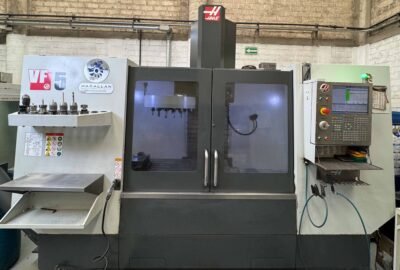11 Centro de maquinado HAAS VF5 2018