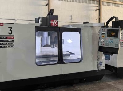 21 Centro de maquinado HAAS VF3 2005